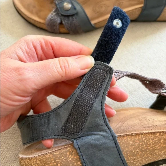 Taos Trulie Strappy Leather Comfort Sandals Blue 8-8.5 EU 39 - Picture 4 of 7